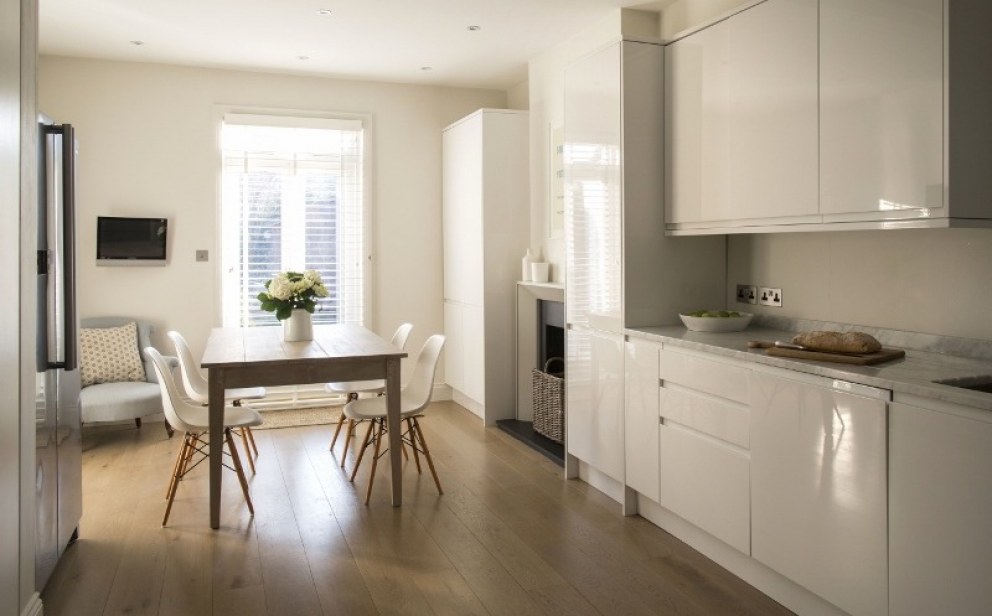 Practical, elegant and fresh London kitchen  | London Kitchen  | Interior Designers